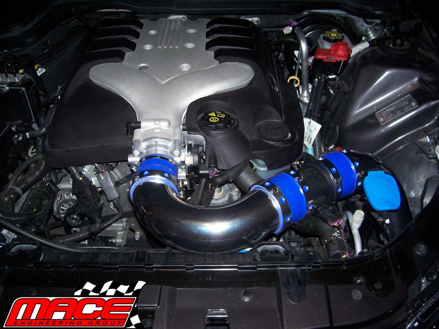 Cold air intake commodore top